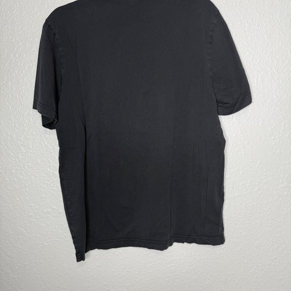 Unisex Apple Park - Limited Edition T-shirt with AirPods graphic - Picture 7 of 8